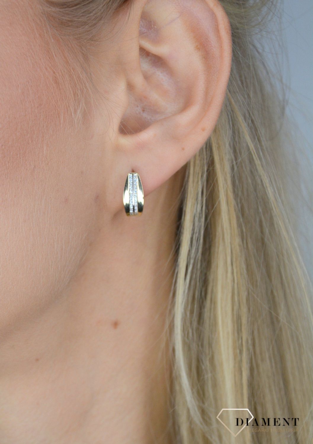 Złote kolczyki przy uchu rząd białych cyrkonii KL 6159 333.jpg